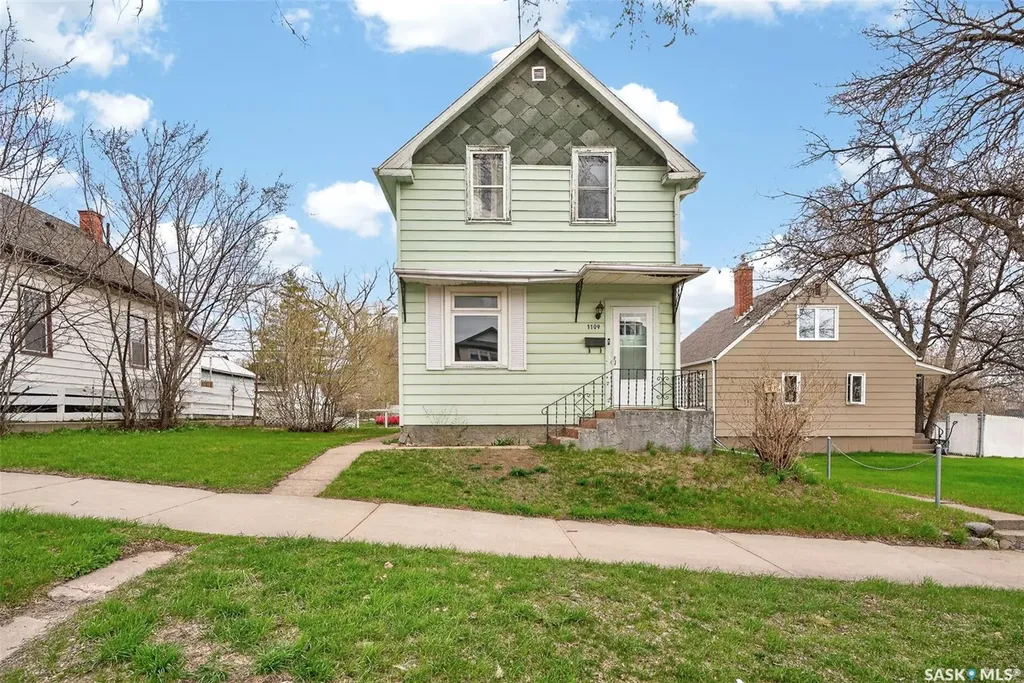 1109 2nd Avenue NE Moose Jaw SK S6H 1C7