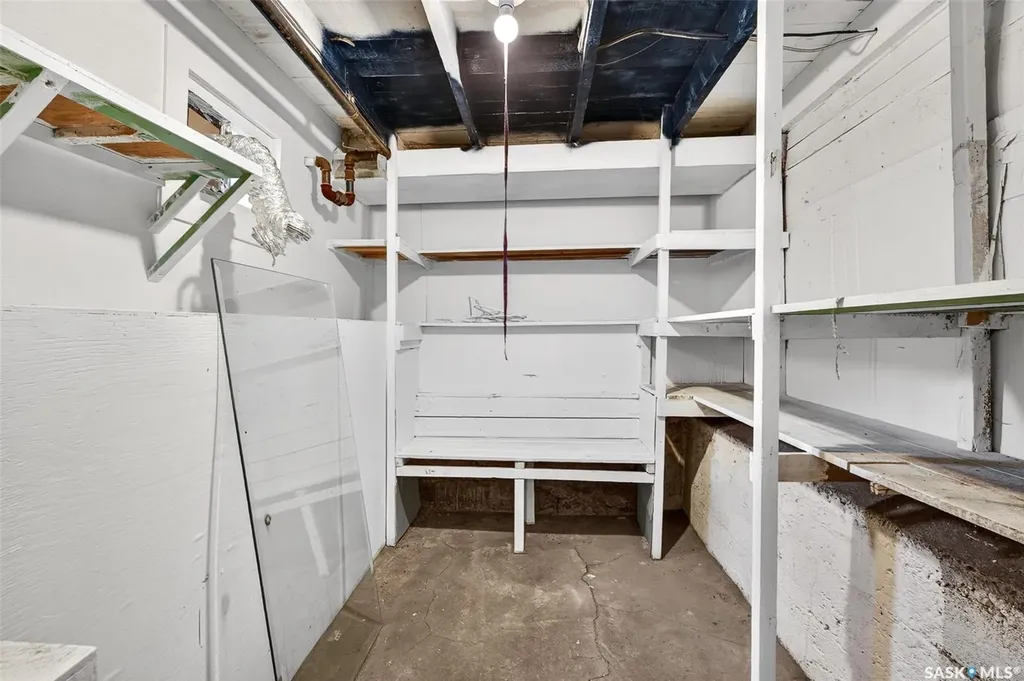 1109 2nd Avenue NE Moose Jaw SK S6H 1C7