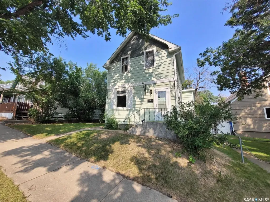 1109 2nd Avenue NE Moose Jaw SK S6H 1C7