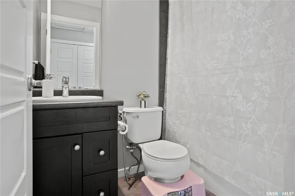4733 Primrose Green Drive E Regina SK S4V 3K9