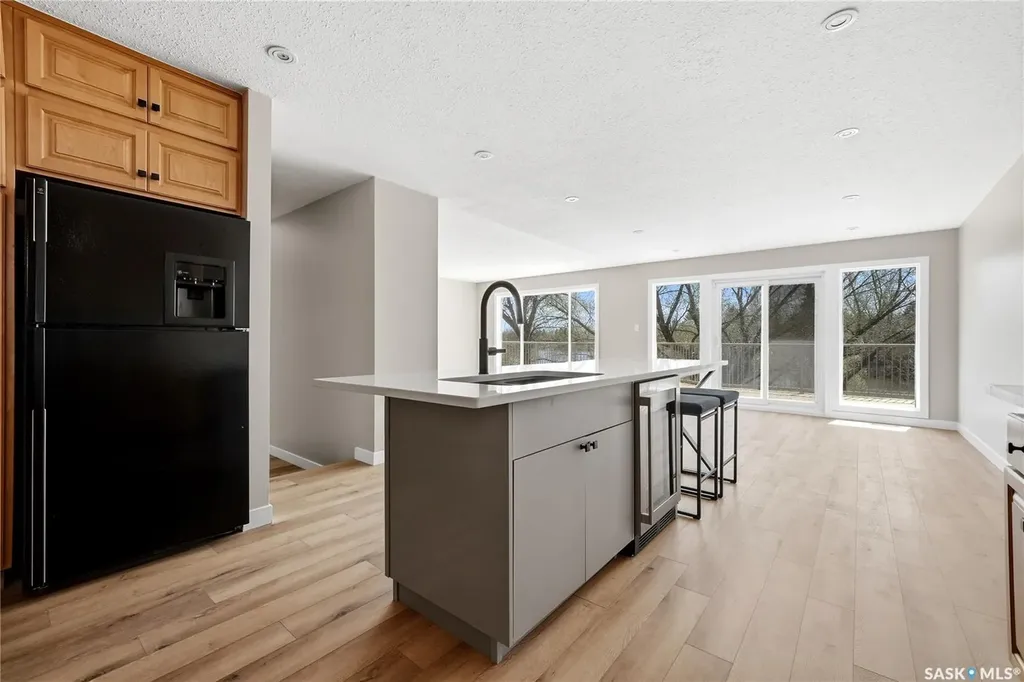 1535 Lee Grayson Crescent N Regina SK S4X 3Z9