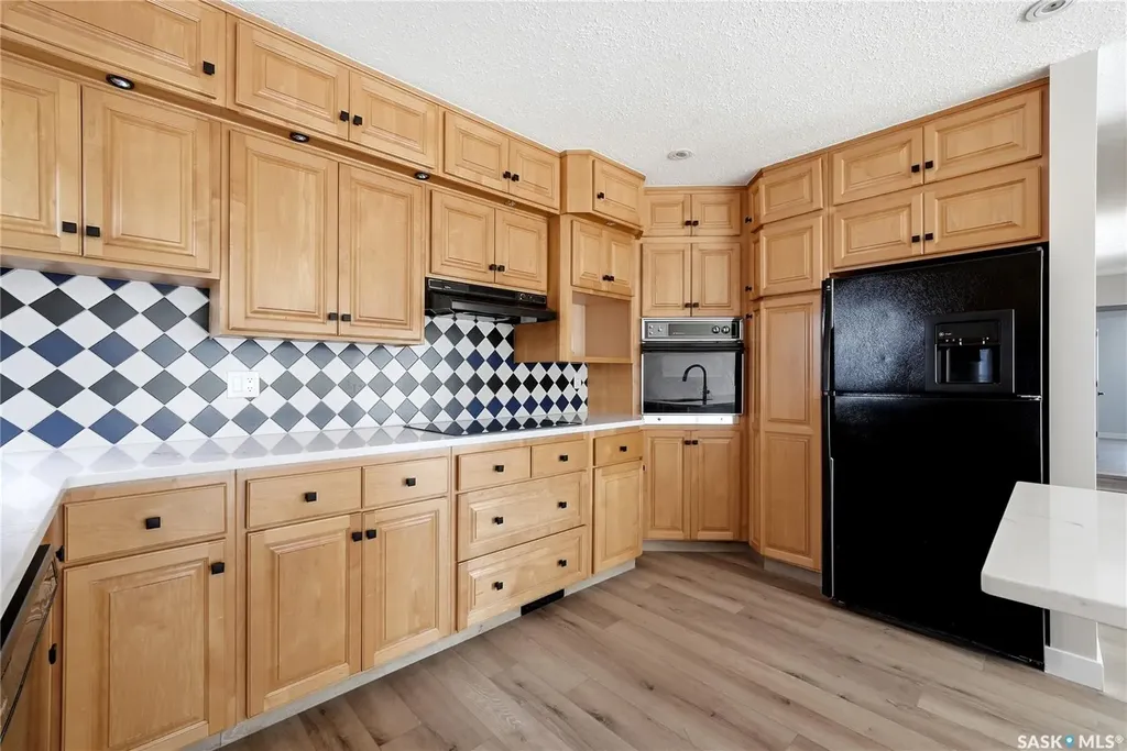 1535 Lee Grayson Crescent N Regina SK S4X 3Z9