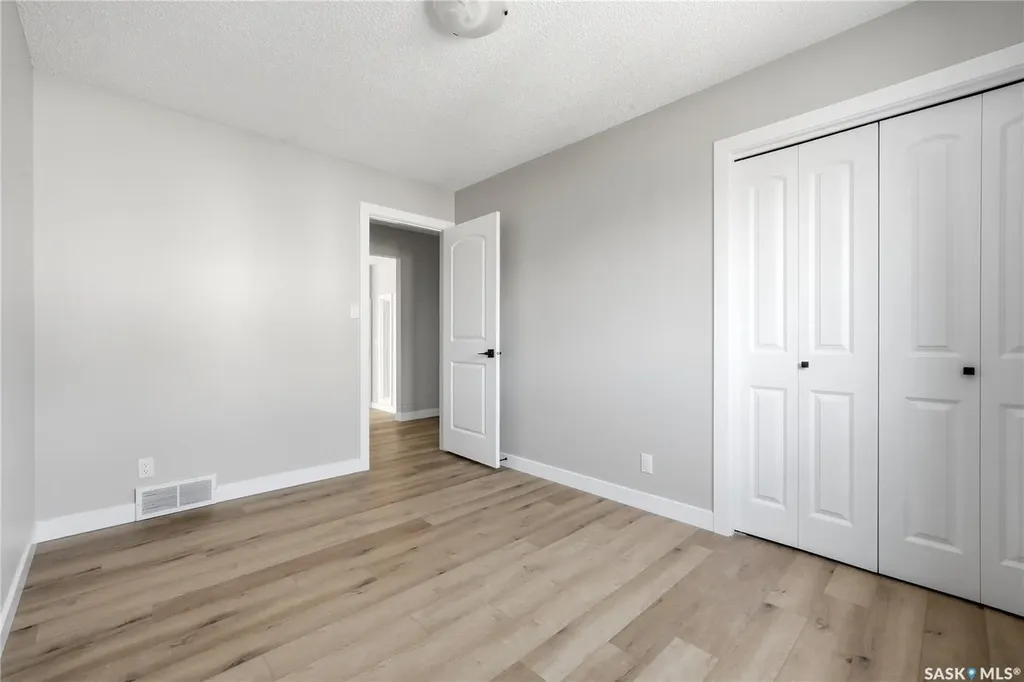 1535 Lee Grayson Crescent N Regina SK S4X 3Z9