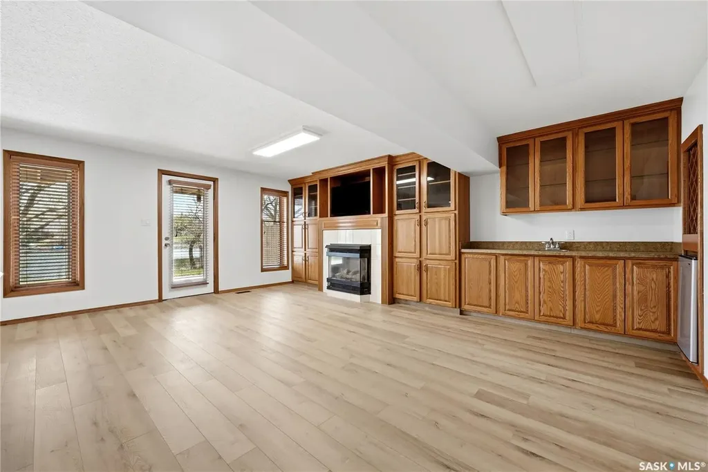 1535 Lee Grayson Crescent N Regina SK S4X 3Z9