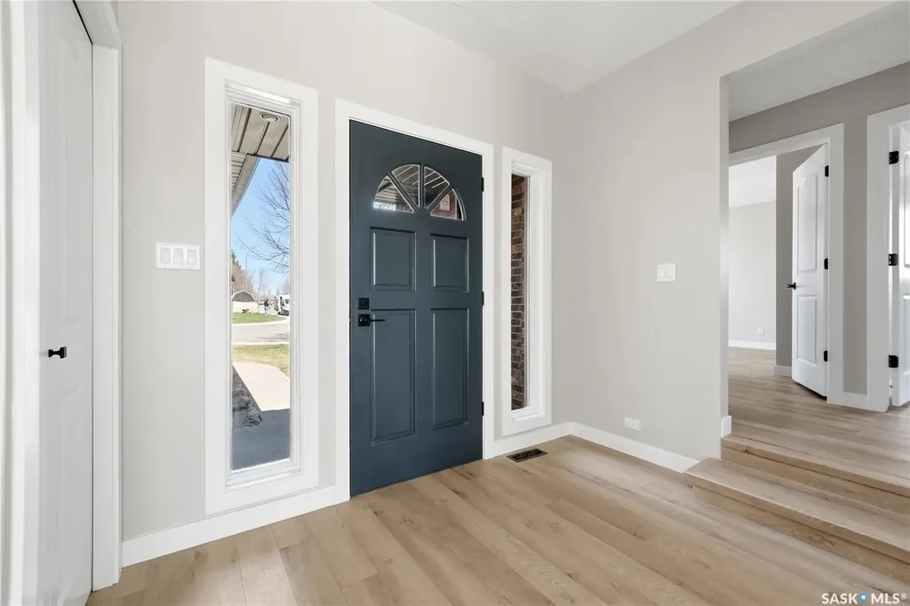 1535 Lee Grayson Crescent N Regina SK S4X 3Z9