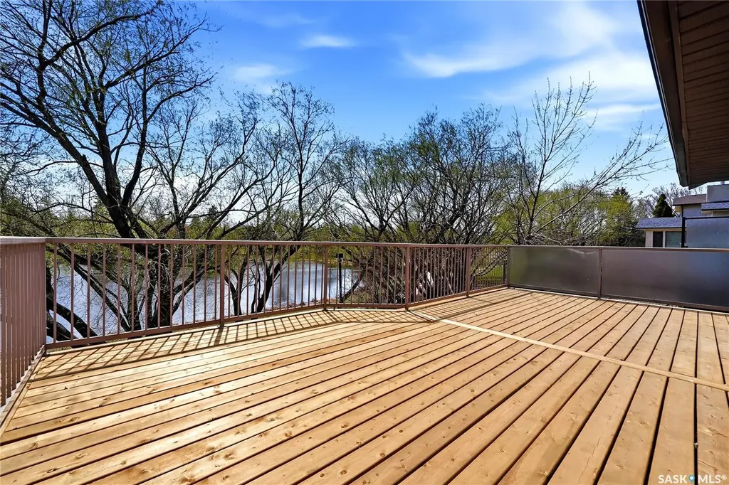 1535 Lee Grayson Crescent N Regina SK S4X 3Z9