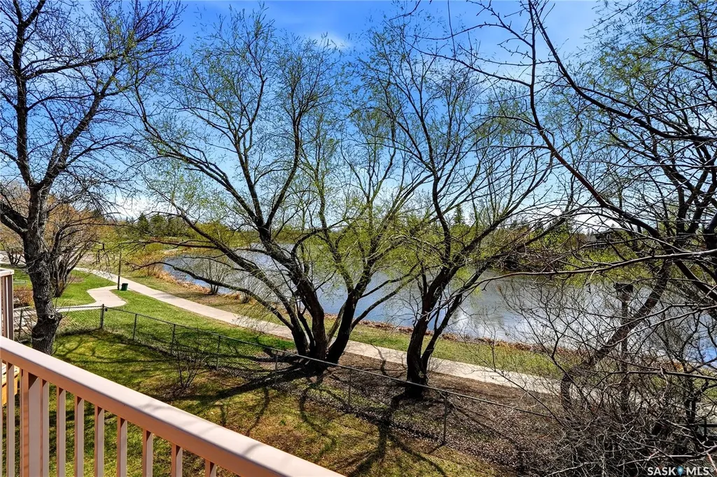 1535 Lee Grayson Crescent N Regina SK S4X 3Z9