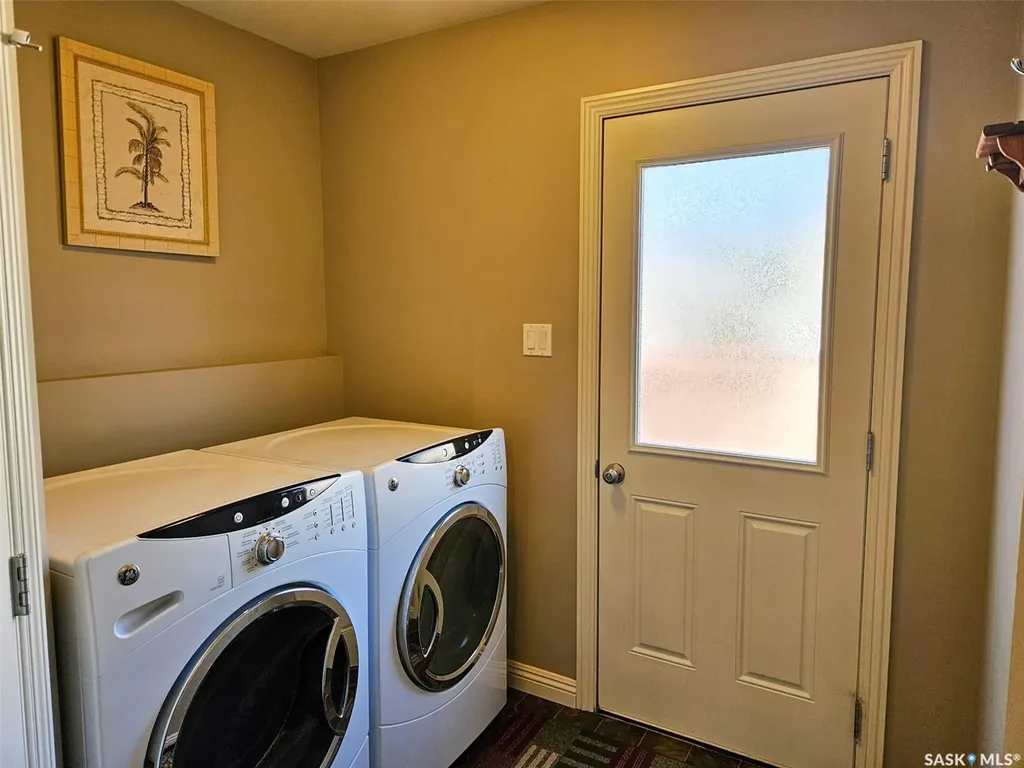 508 Thompson Street Herbert SK S0H 2A0