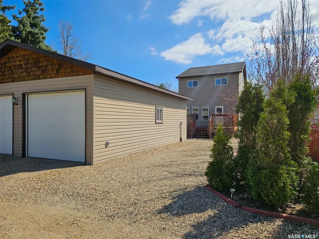 508 Thompson Street Herbert SK S0H 2A0
