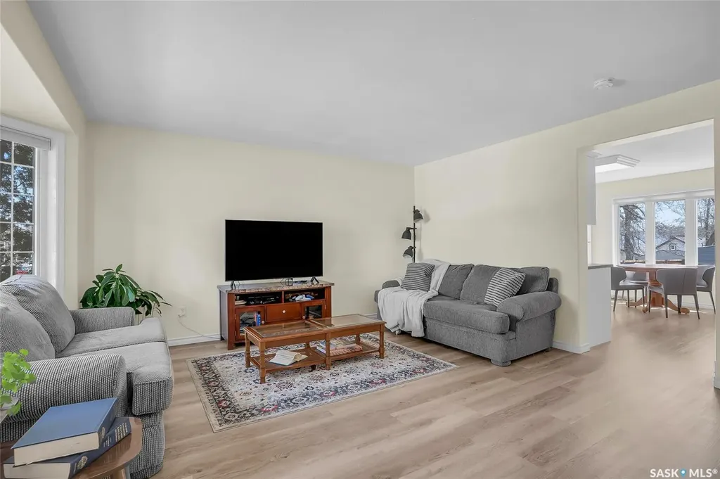 1122 12th Street E Saskatoon SK S7H 0E2