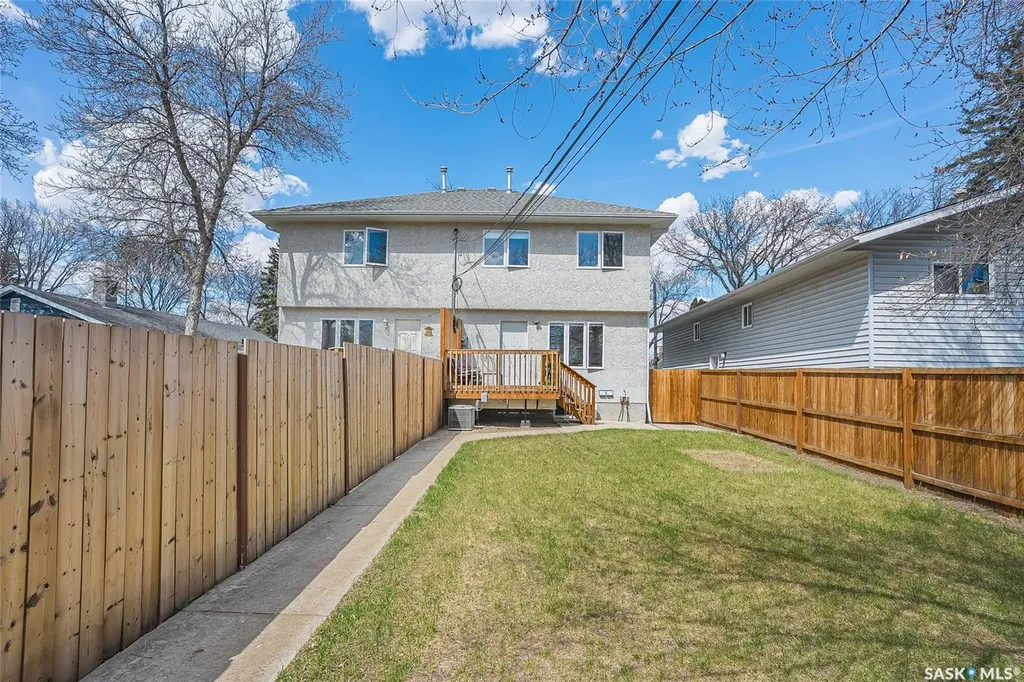 1122 12th Street E Saskatoon SK S7H 0E2