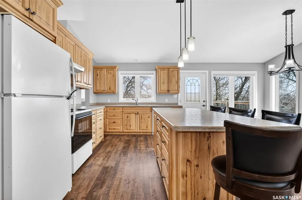 739 Tatanka Drive South Lake SK S0H 2X0