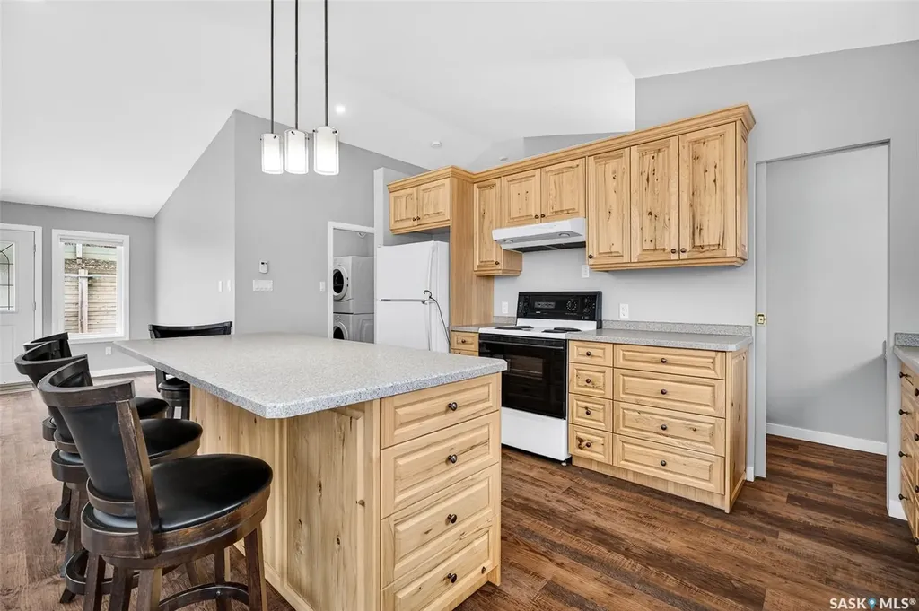 739 Tatanka Drive South Lake SK S0H 2X0