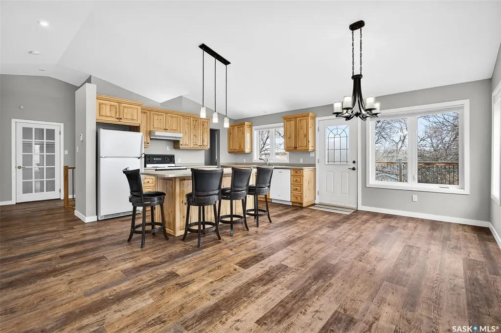 739 Tatanka Drive South Lake SK S0H 2X0