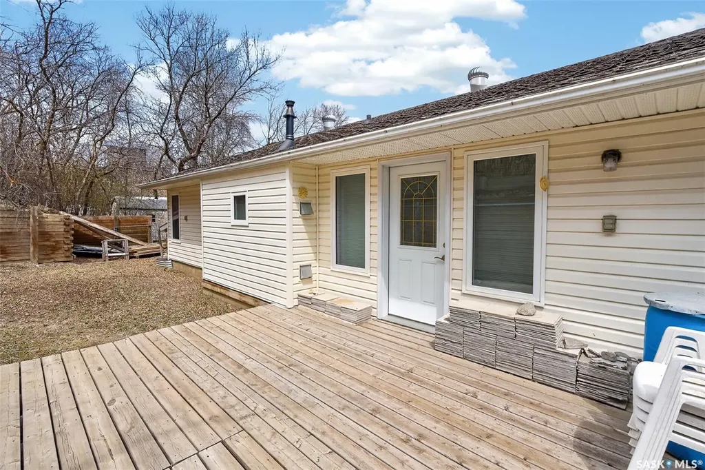 739 Tatanka Drive South Lake SK S0H 2X0
