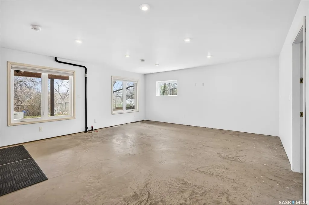 739 Tatanka Drive South Lake SK S0H 2X0