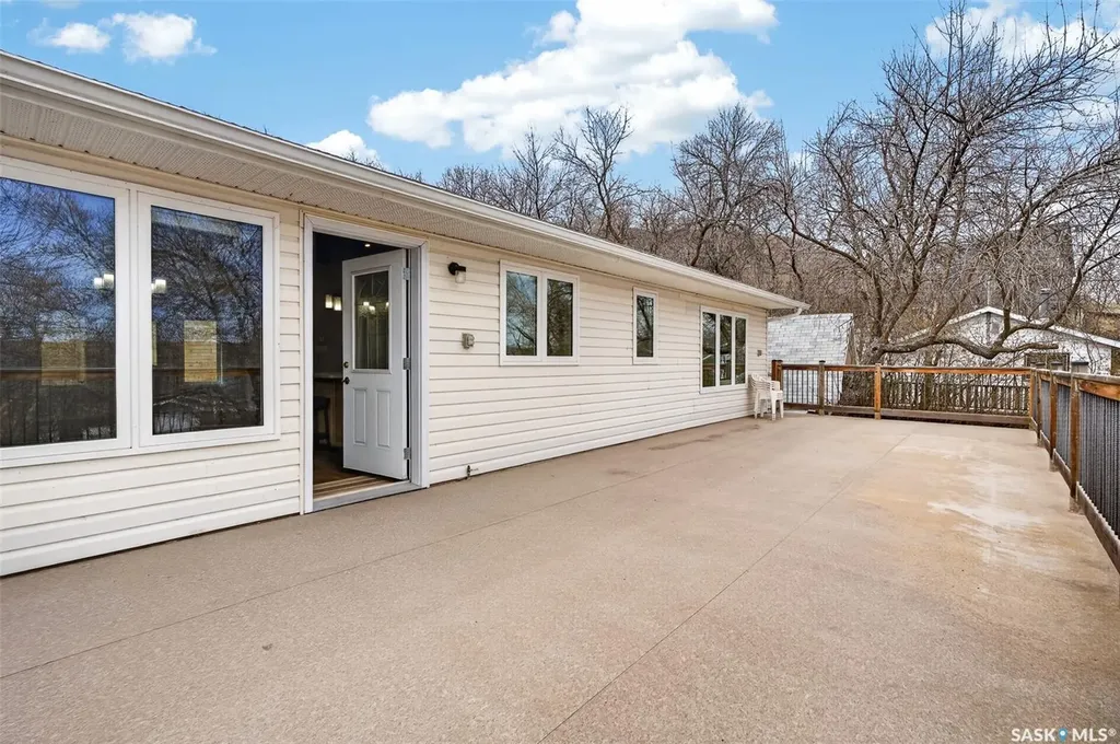 739 Tatanka Drive South Lake SK S0H 2X0