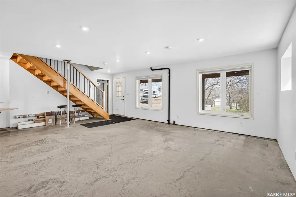 739 Tatanka Drive South Lake SK S0H 2X0