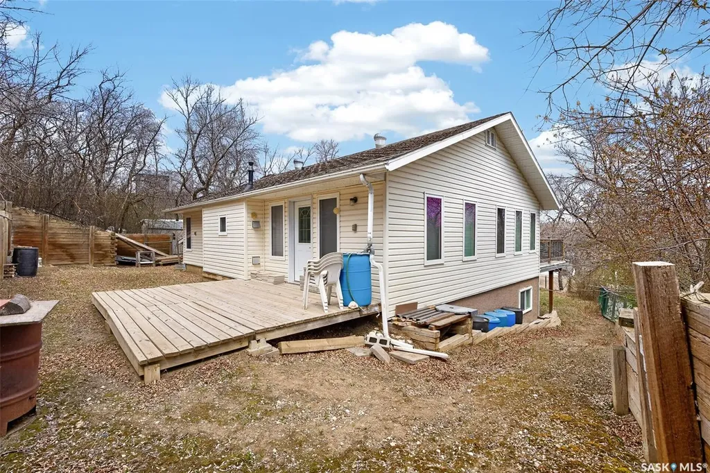 739 Tatanka Drive South Lake SK S0H 2X0