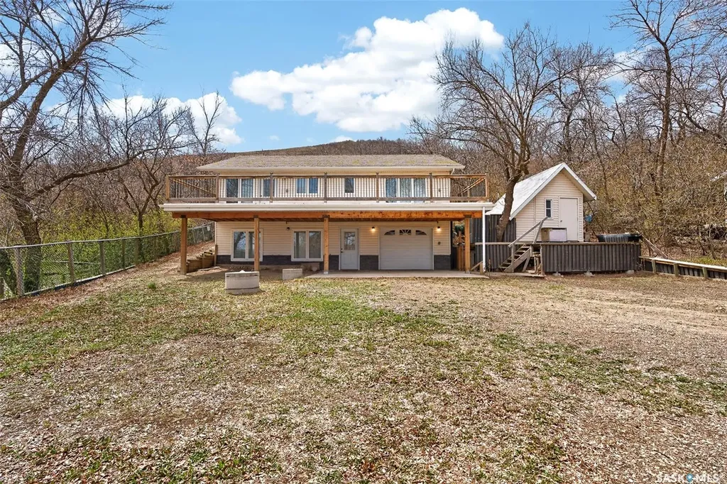 739 Tatanka Drive South Lake SK S0H 2X0
