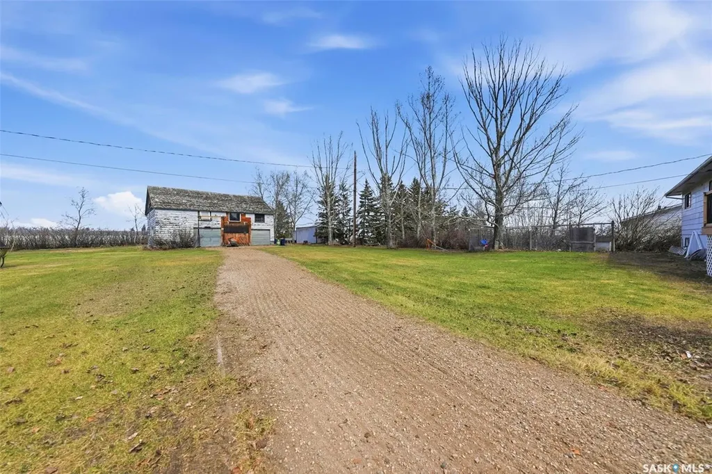324 Norreys Street Drake SK S0K 1H0