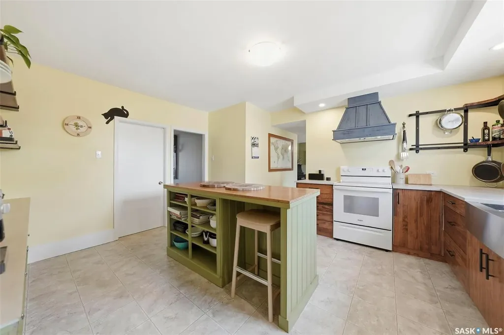 62 Antrim Street Lanigan SK S0K 2M0