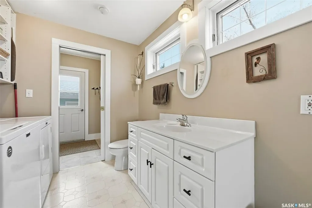 62 Antrim Street Lanigan SK S0K 2M0