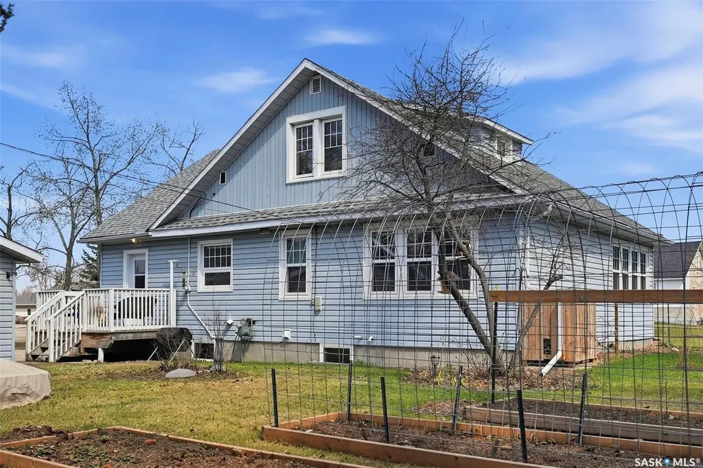 62 Antrim Street Lanigan SK S0K 2M0