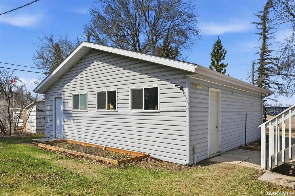 62 Antrim Street Lanigan SK S0K 2M0