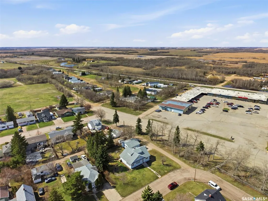 62 Antrim Street Lanigan SK S0K 2M0