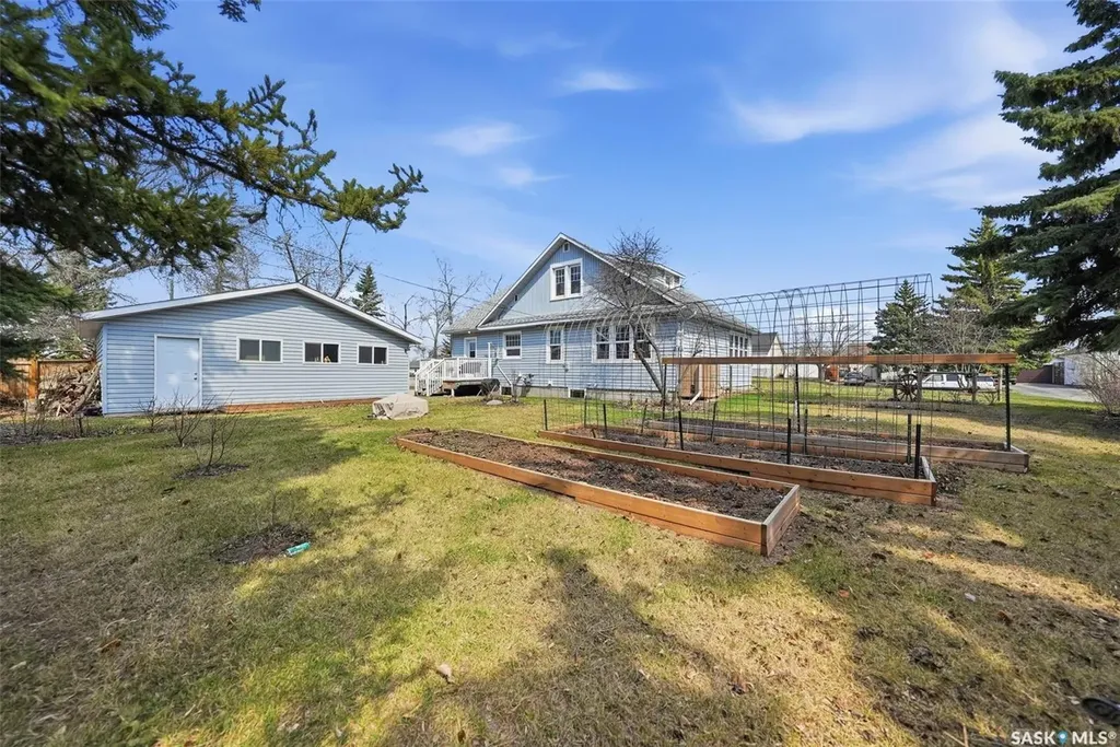 62 Antrim Street Lanigan SK S0K 2M0
