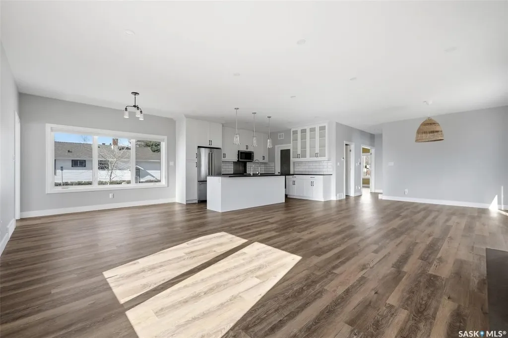 2100 Queen Street Regina SK S4T 4C3