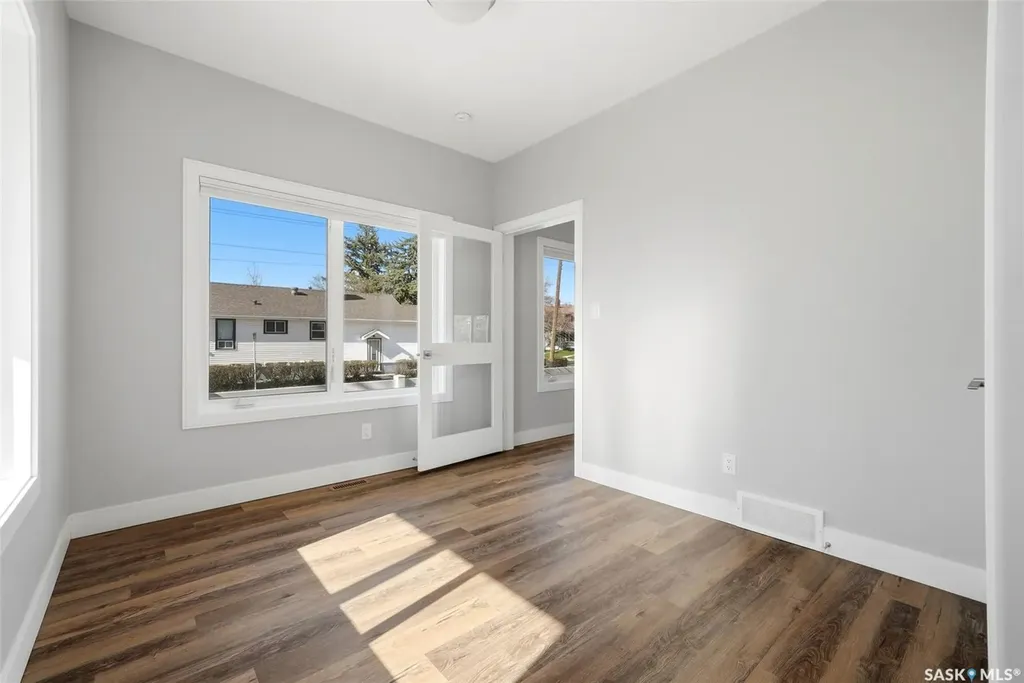 2100 Queen Street Regina SK S4T 4C3