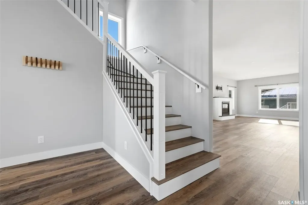 2100 Queen Street Regina SK S4T 4C3