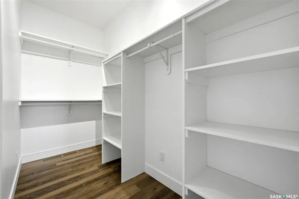2100 Queen Street Regina SK S4T 4C3