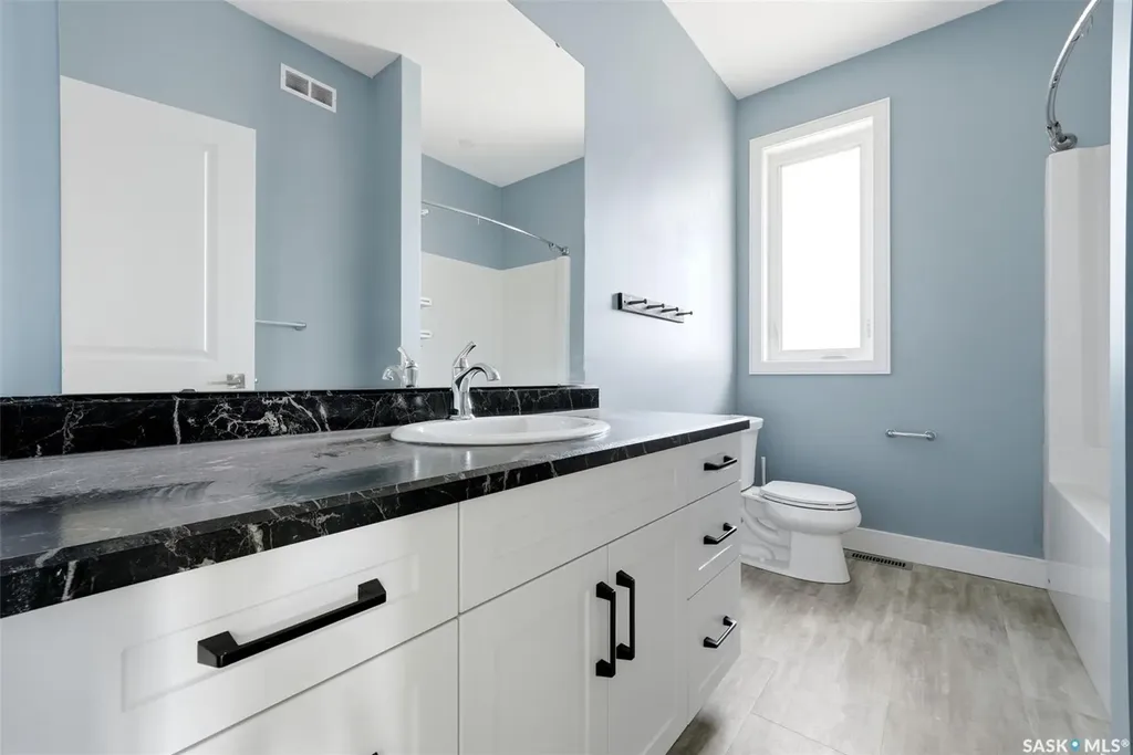 2100 Queen Street Regina SK S4T 4C3