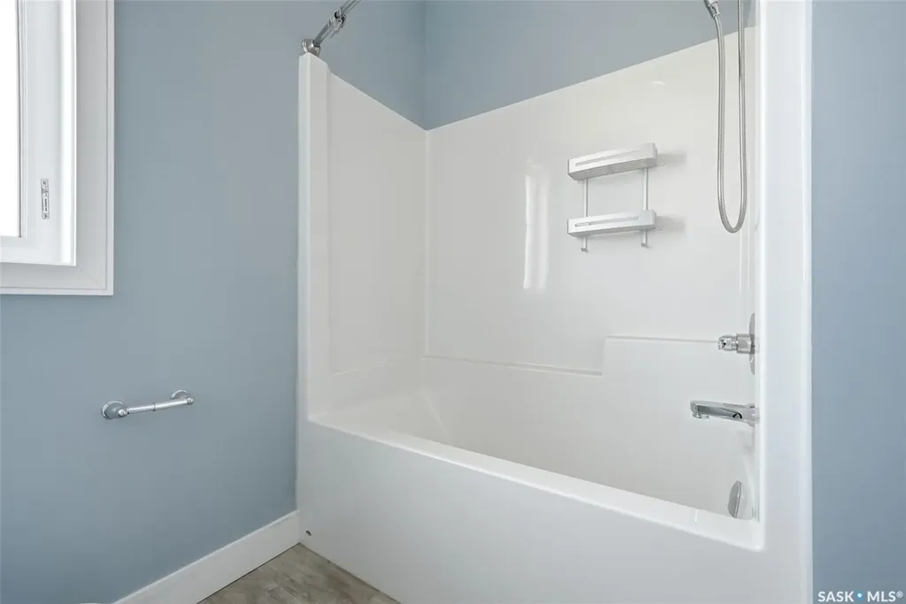 2100 Queen Street Regina SK S4T 4C3