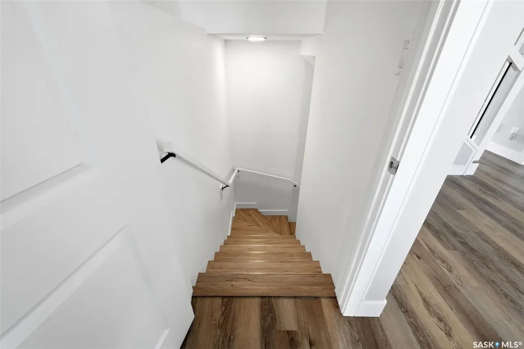 2100 Queen Street Regina SK S4T 4C3