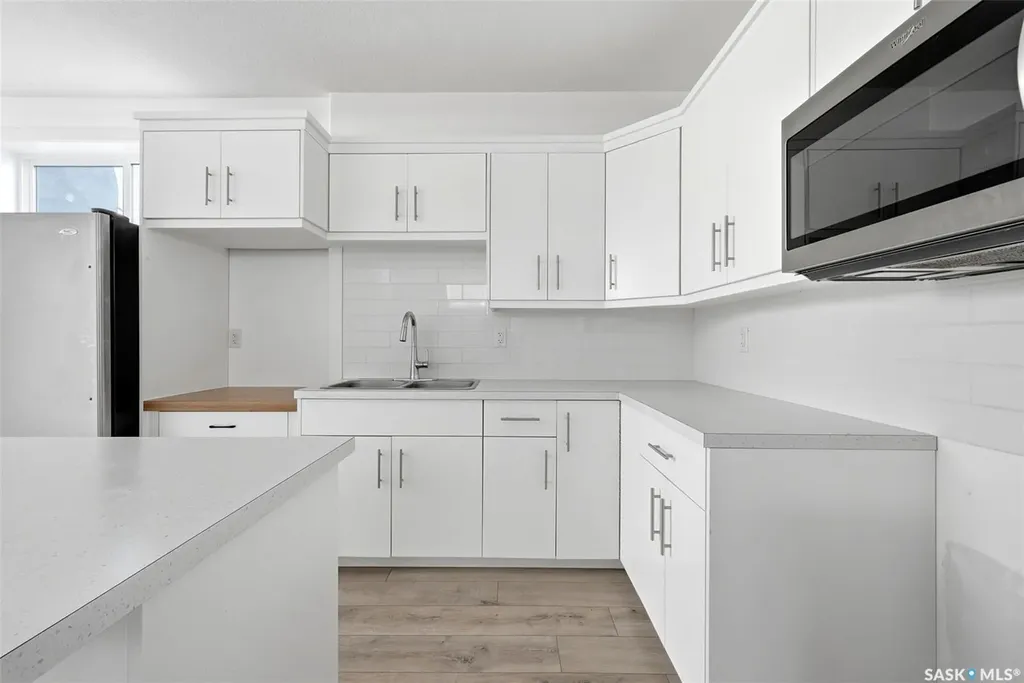 2100 Queen Street Regina SK S4T 4C3