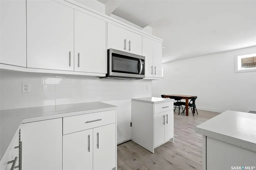 2100 Queen Street Regina SK S4T 4C3