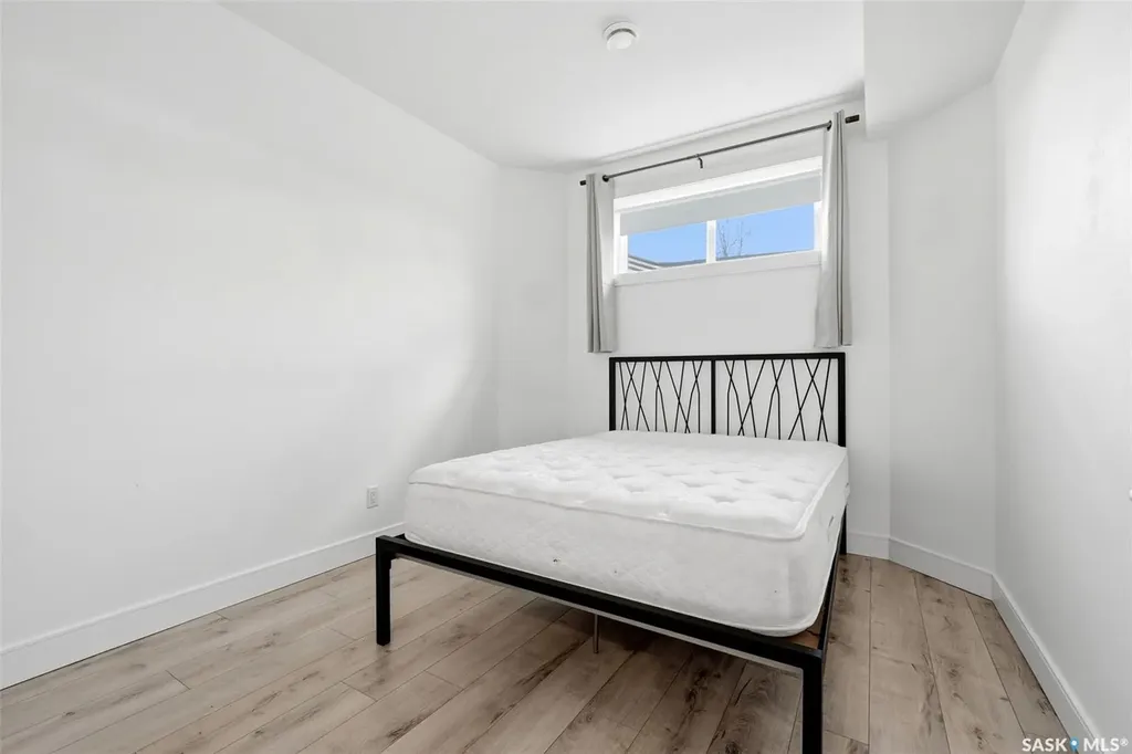 2100 Queen Street Regina SK S4T 4C3