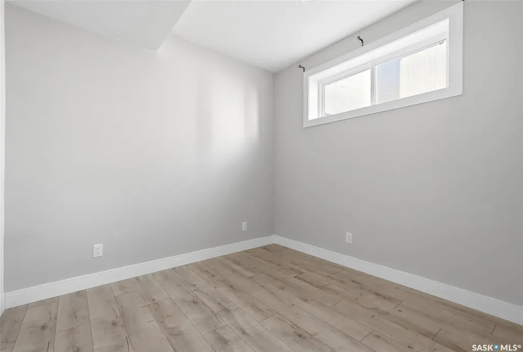 2100 Queen Street Regina SK S4T 4C3