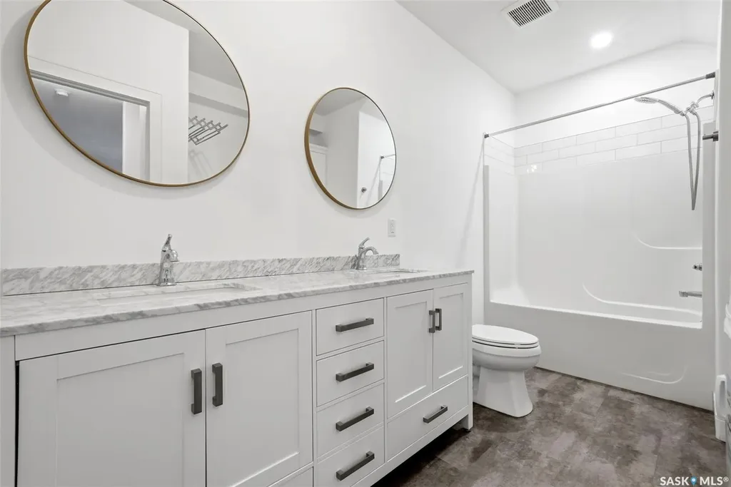 2100 Queen Street Regina SK S4T 4C3