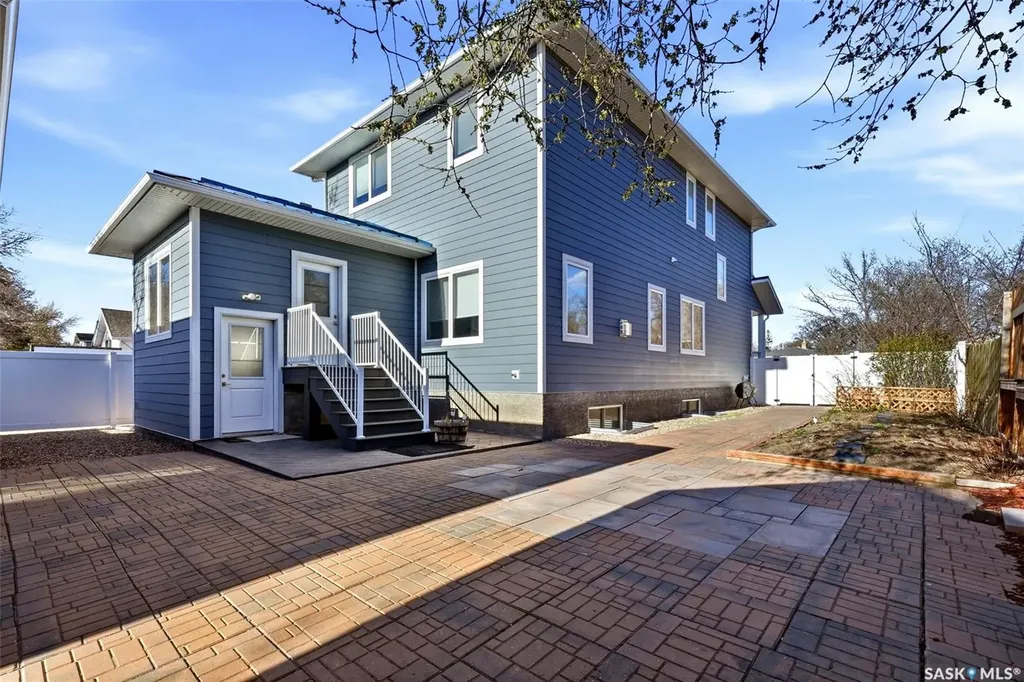 2100 Queen Street Regina SK S4T 4C3