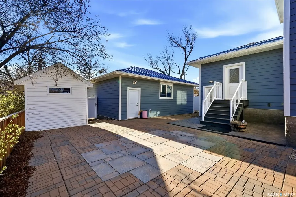 2100 Queen Street Regina SK S4T 4C3