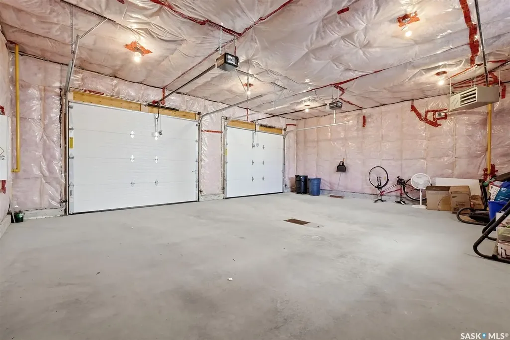 2100 Queen Street Regina SK S4T 4C3