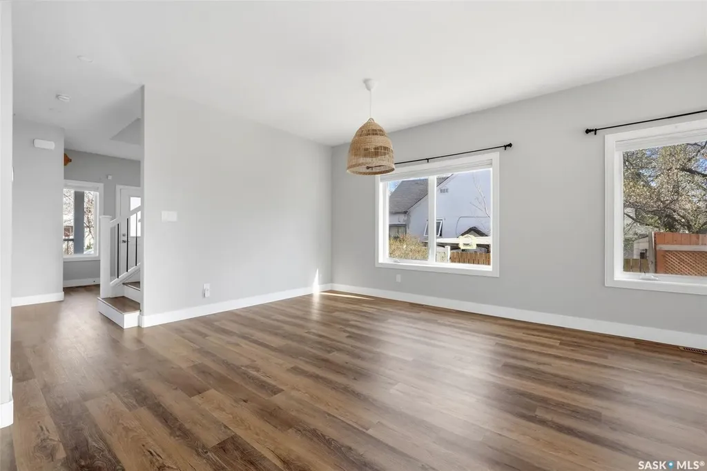 2100 Queen Street Regina SK S4T 4C3