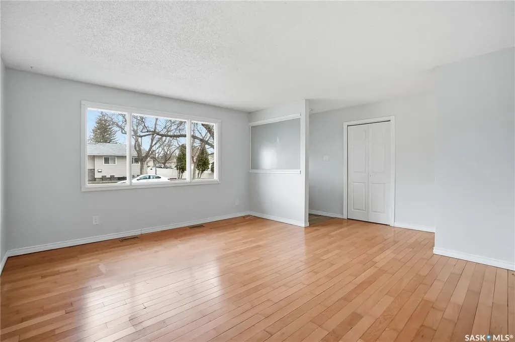 58 Nelles Street Regina SK S4X 1M4