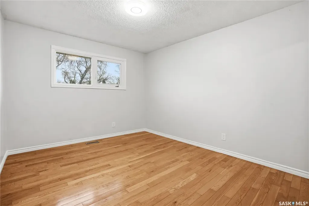 58 Nelles Street Regina SK S4X 1M4