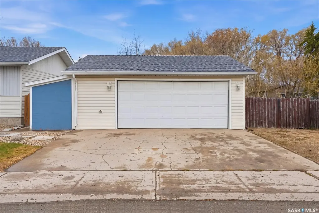 58 Nelles Street Regina SK S4X 1M4